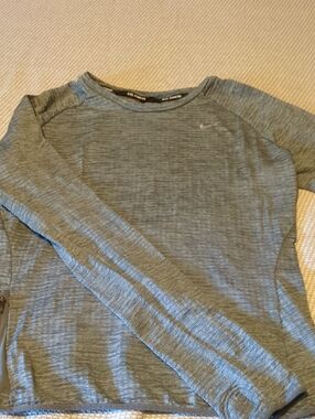 Nike Heather Gray Long Sleeve Performance Top